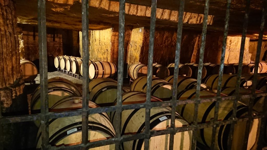 Chateau_FrancMayne_underground_cellar